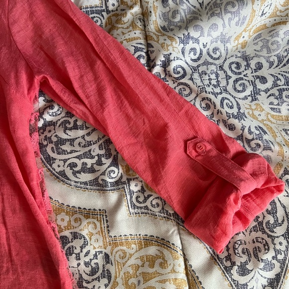 Mine flowy linen and lace shirt - Picture 4 of 7